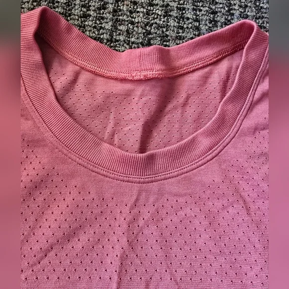 lululemon athletica Pink Short Sleeve Tee - Picture 3 of 6